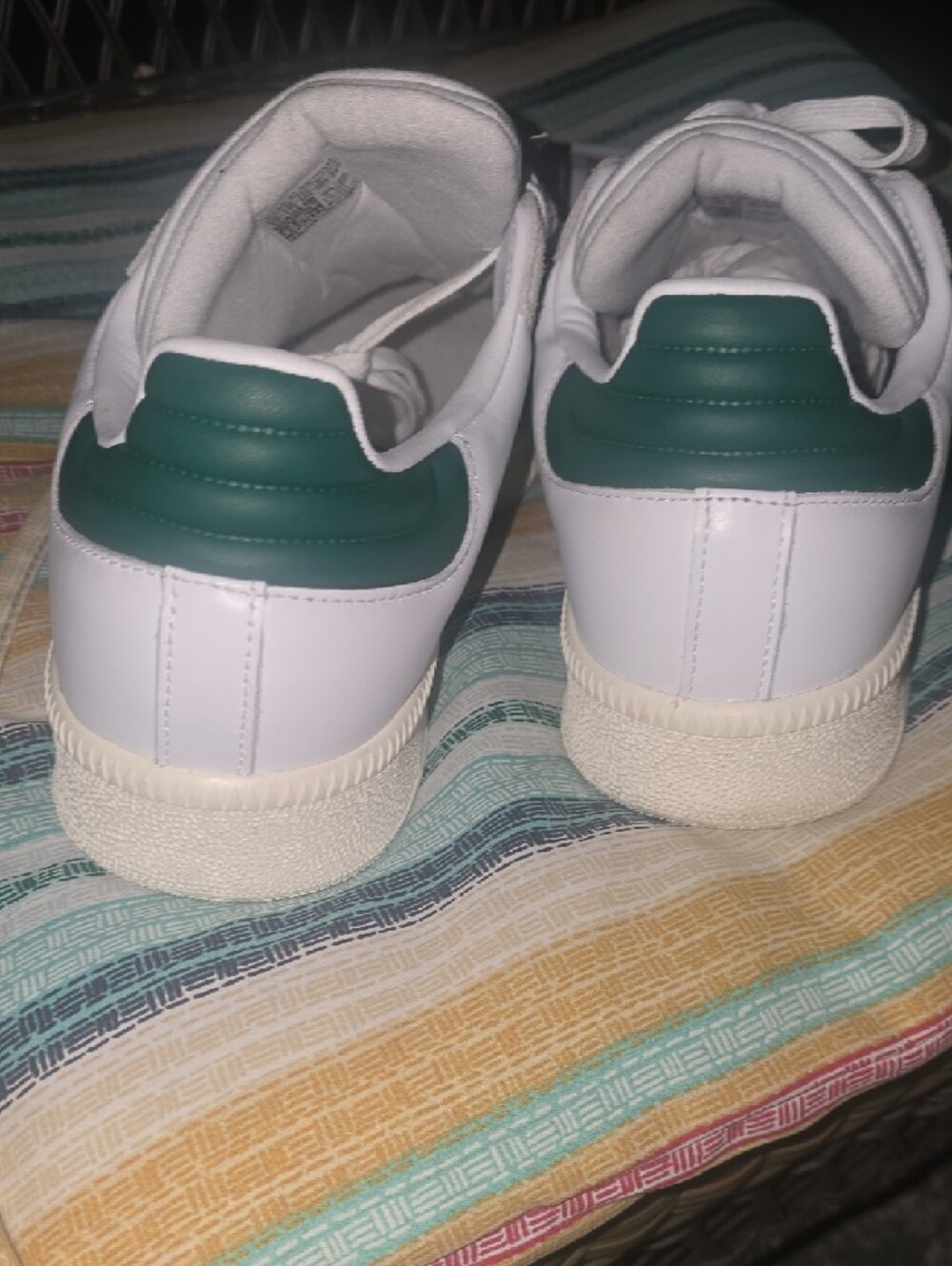 adidas Samba Low-Top Sneakers in White and Green - Picture 7 of 10